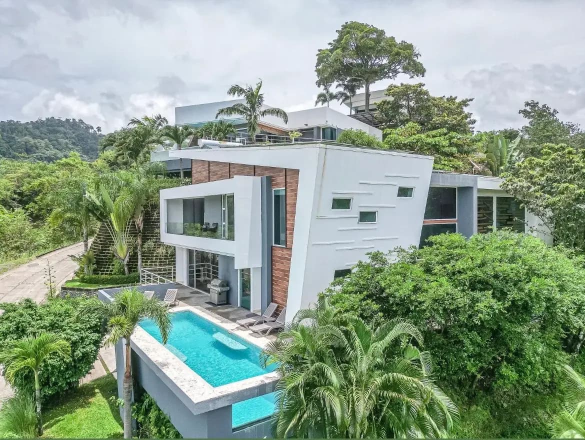 Villa De las Mariposas private pool with ocean and jungle views in Playa Hermosa