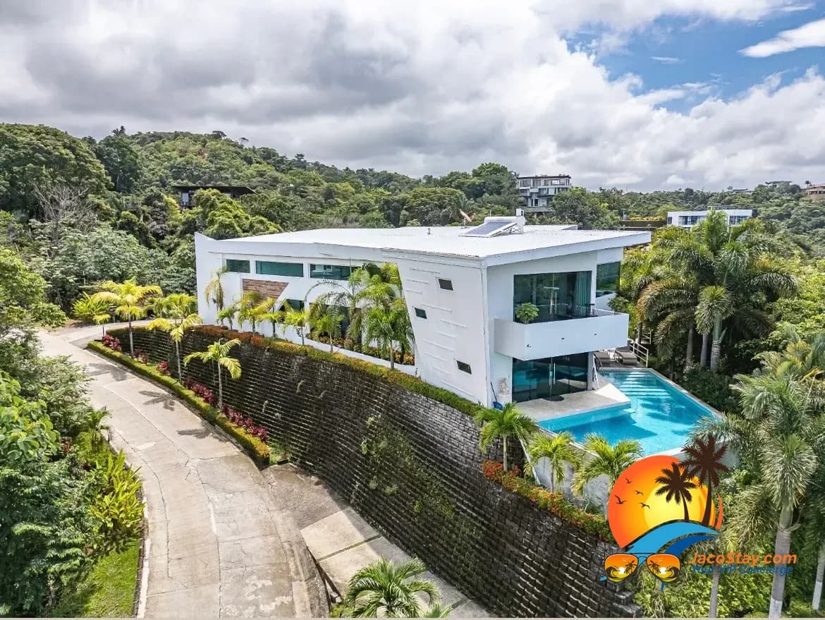 Villa Los Monos pool deck and indoor-outdoor living space
