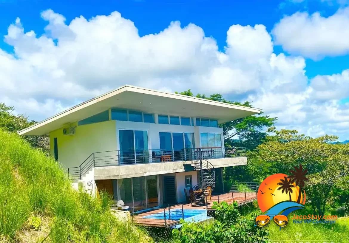 Villa Vetive pool deck and tropical setting